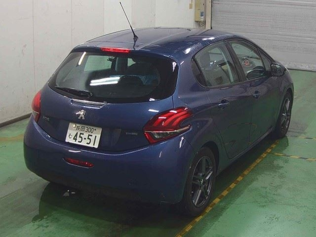 PEUGEOT 208 2016