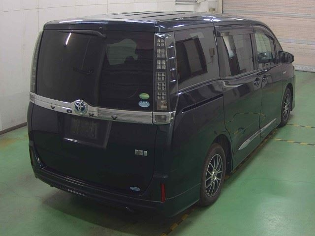 TOYOTA VOXY 2014