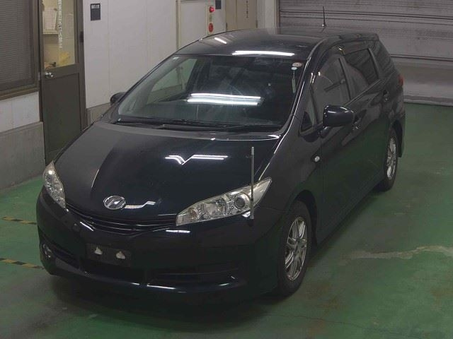 TOYOTA WISH 2010