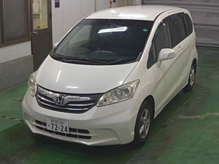 HONDA FREED 2013