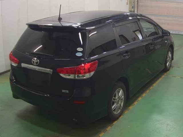 TOYOTA WISH 2010