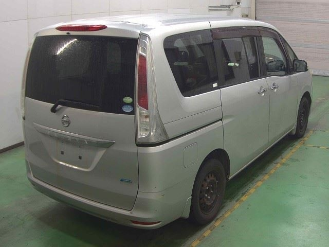 NISSAN SERENA 2011