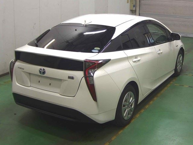 TOYOTA PRIUS 2017