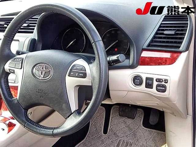 TOYOTA PREMIO 2012