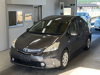 TOYOTA PRIUS ALPHA 2014