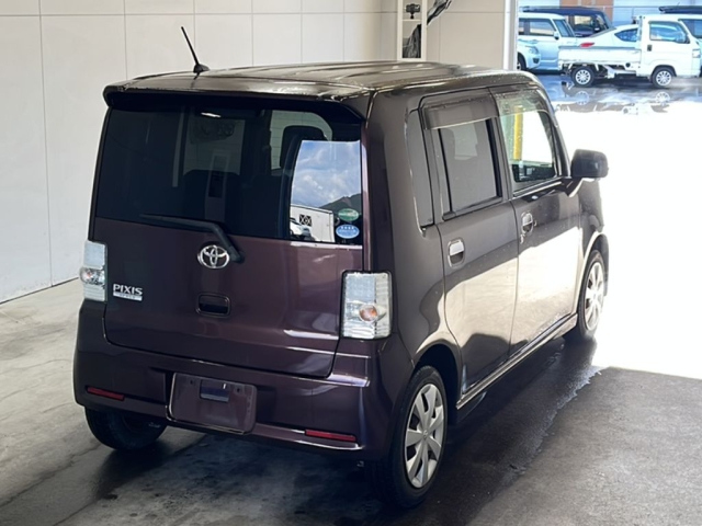 TOYOTA PIXIS SPACE 2015
