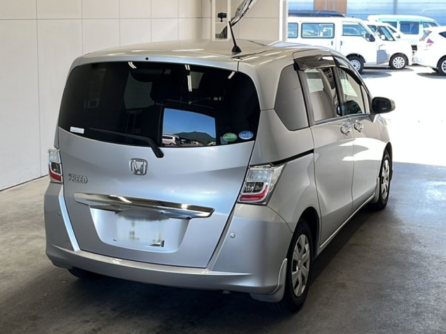 HONDA FREED 2013