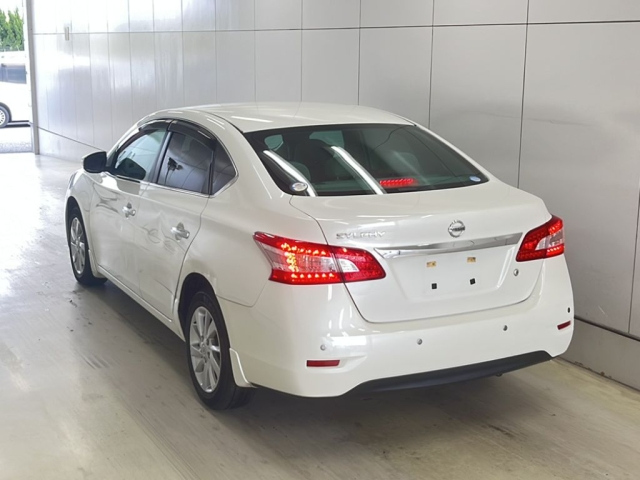 NISSAN SYLPHY 2017