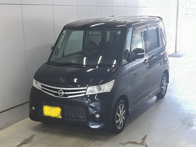 NISSAN ROOX 2011