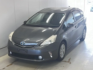 TOYOTA PRIUS ALPHA 2011