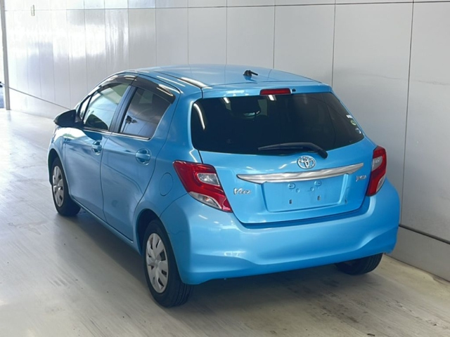 TOYOTA VITZ 2014