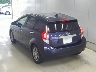 TOYOTA AQUA 2015