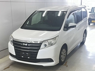 TOYOTA NOAH 2015
