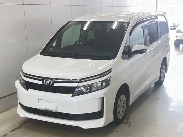 TOYOTA VOXY 2014
