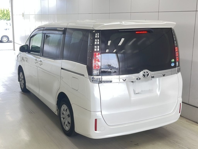 TOYOTA VOXY 2014