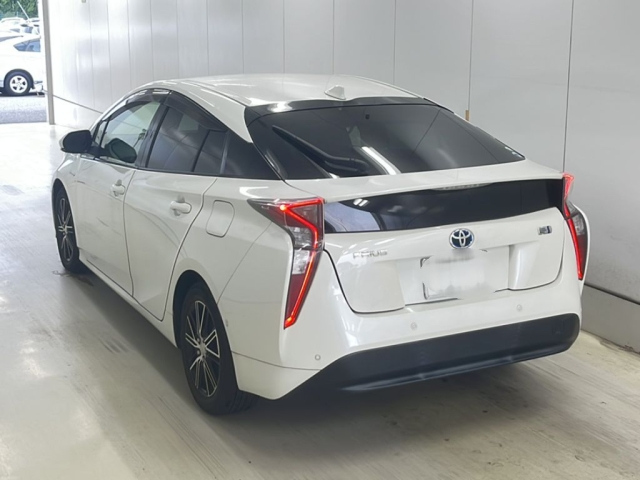 TOYOTA PRIUS 2017