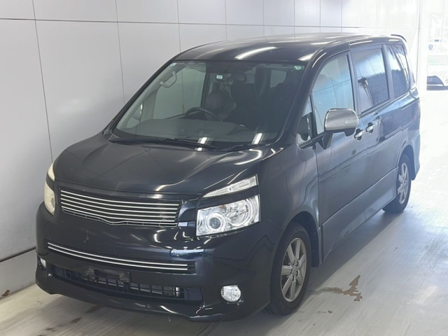 TOYOTA VOXY 2009