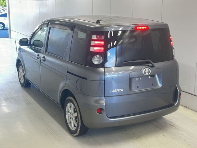TOYOTA SIENTA 2008
