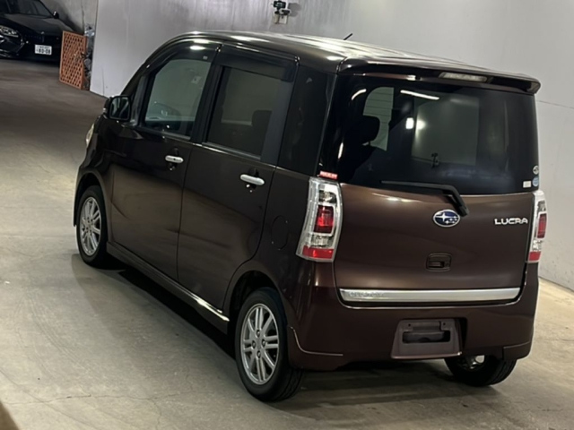 SUBARU LUCRA 2010