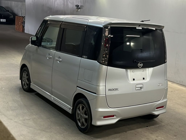 NISSAN ROOX 2010