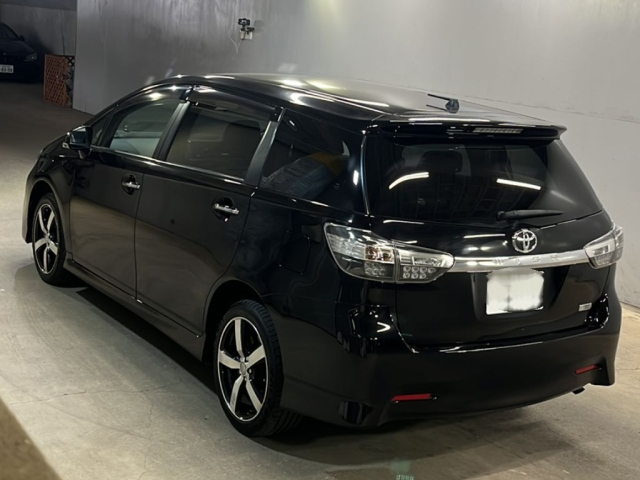 TOYOTA WISH 2017