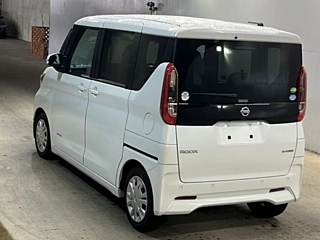 NISSAN ROOX 2021