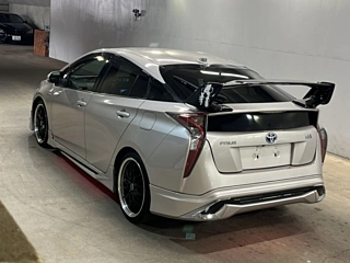 TOYOTA PRIUS 2016