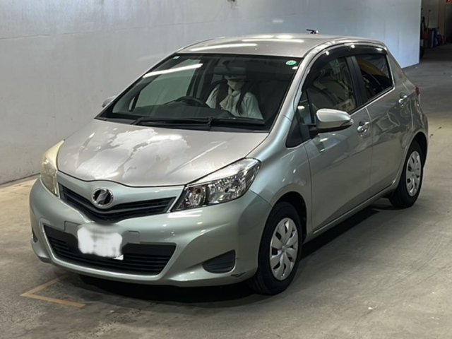 TOYOTA VITZ 2012