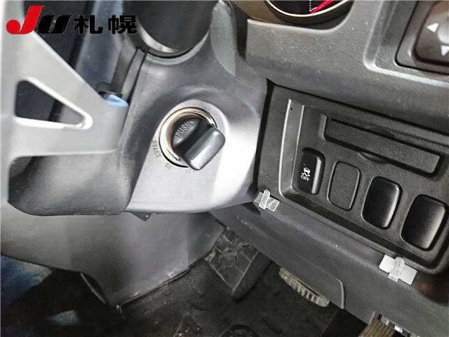 MITSUBISHI DELICA D5 2013