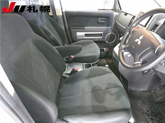 MITSUBISHI DELICA D5 2013