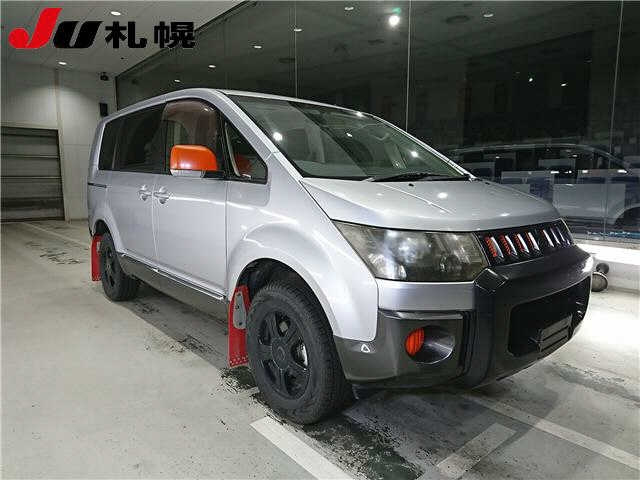 MITSUBISHI DELICA D5 2013