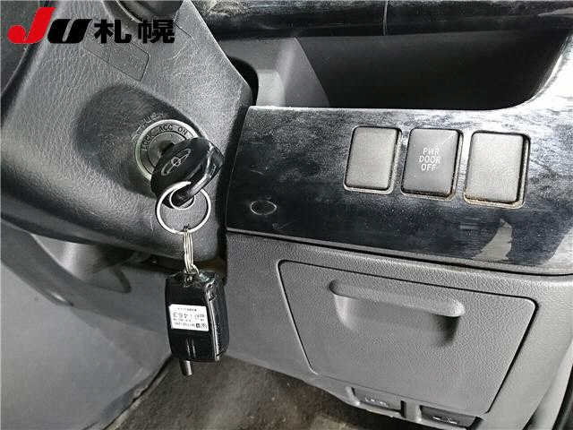 TOYOTA NOAH 2008
