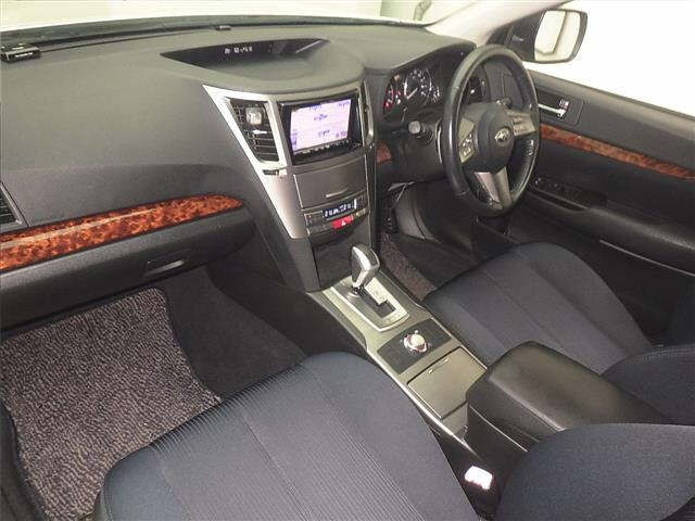 SUBARU LEGACY 2010