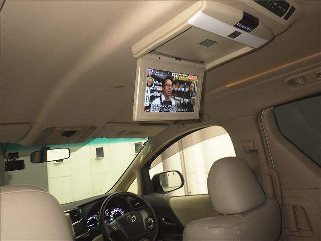 TOYOTA VELLFIRE 2012