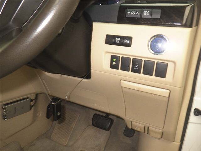 TOYOTA VELLFIRE 2012