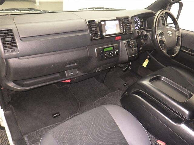 TOYOTA HIACE VAN 2020