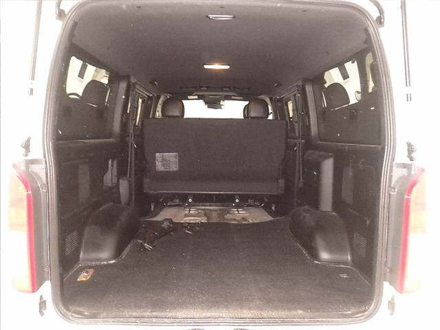 TOYOTA HIACE VAN 2020