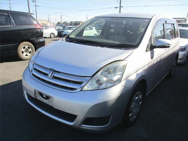 TOYOTA ISIS 2010