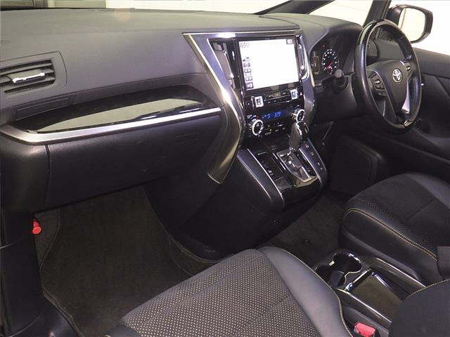 TOYOTA VELLFIRE 2017