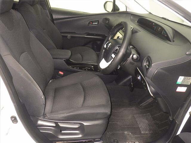 TOYOTA PRIUS 2018