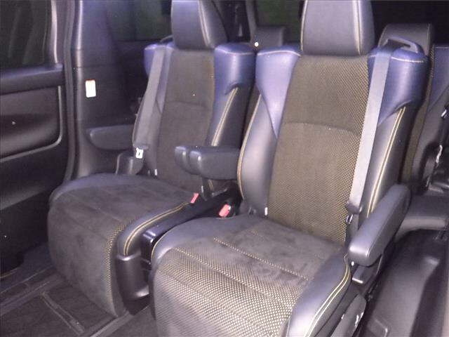 TOYOTA VELLFIRE 2017