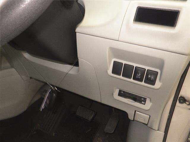 TOYOTA PRIUS ALPHA 2012