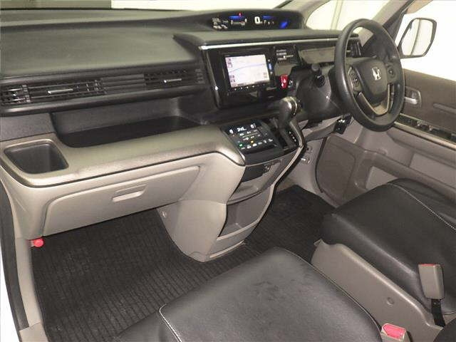 HONDA STEP WAGON 2017