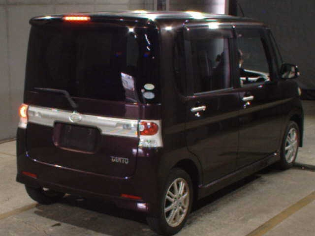 DAIHATSU TANTO 2008