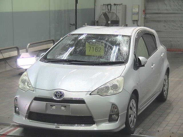 TOYOTA AQUA 2012