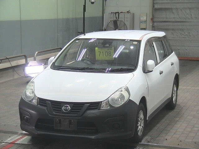 NISSAN AD 2017
