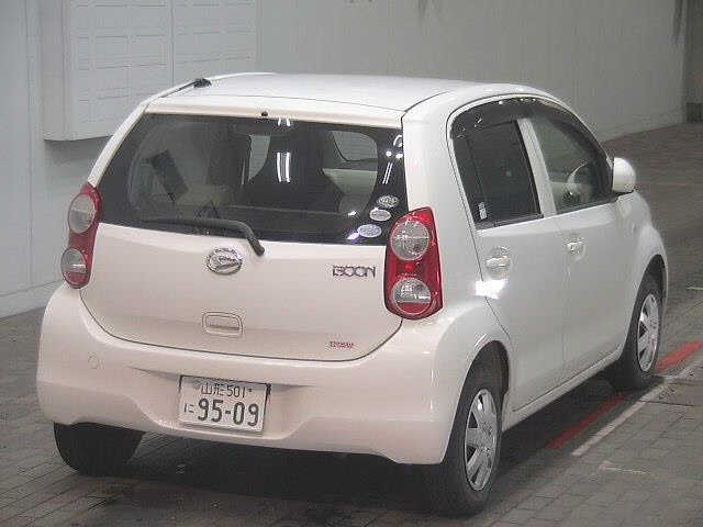 DAIHATSU BOON 2011