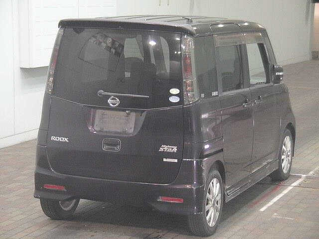 NISSAN ROOX 2010