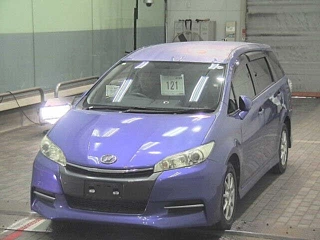 TOYOTA WISH 2013