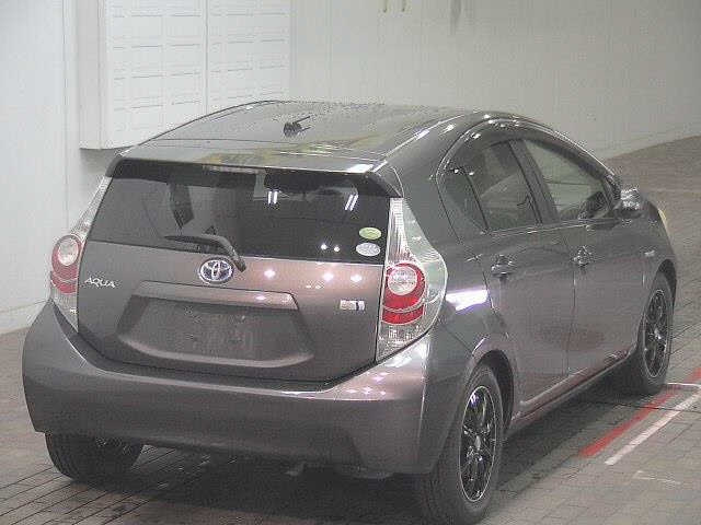 TOYOTA AQUA 2012